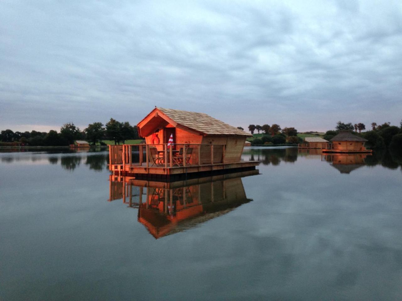 Village Flottant De Pressac Екстер'єр фото