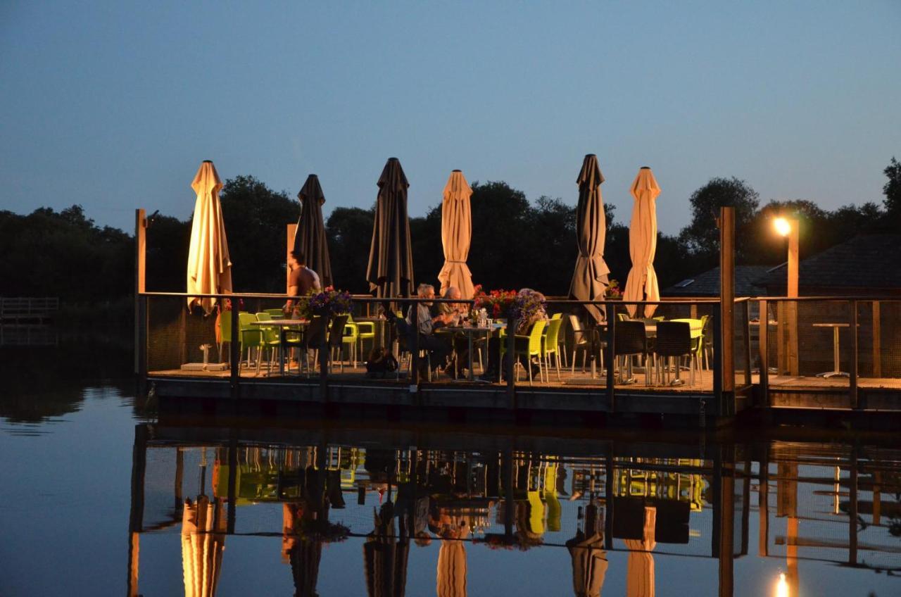 Village Flottant De Pressac Екстер'єр фото